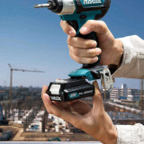 Perceuse visseuse à percussion Makita CLX202AJ