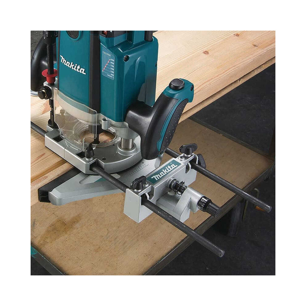 Défonceuse Makita RP2303FCXJ 2 100 W pince 12 mm