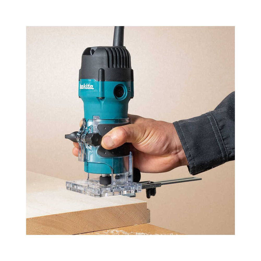 Affleureuse filaire Makita 3711 530 W pince 6 mm