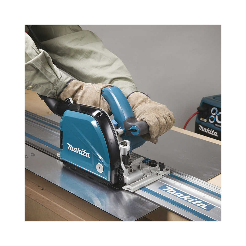 Fraiseuse plaque aluminium Makita CA5000XJ