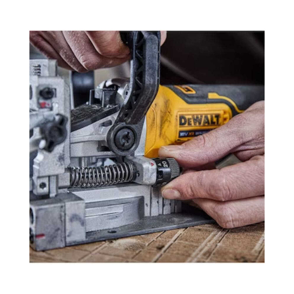 Lamelleuse DeWalt DCW682NT-XJ
