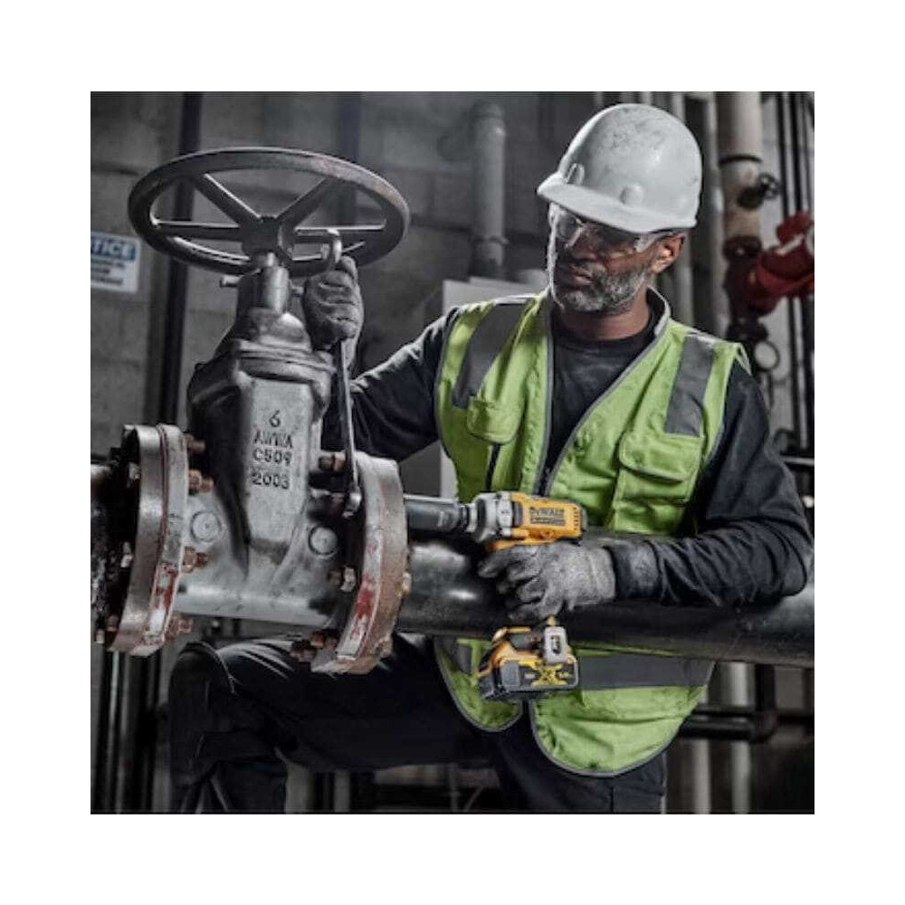 Boulonneuse DeWalt DCF892NT-XJ 18V XR 812 Nm