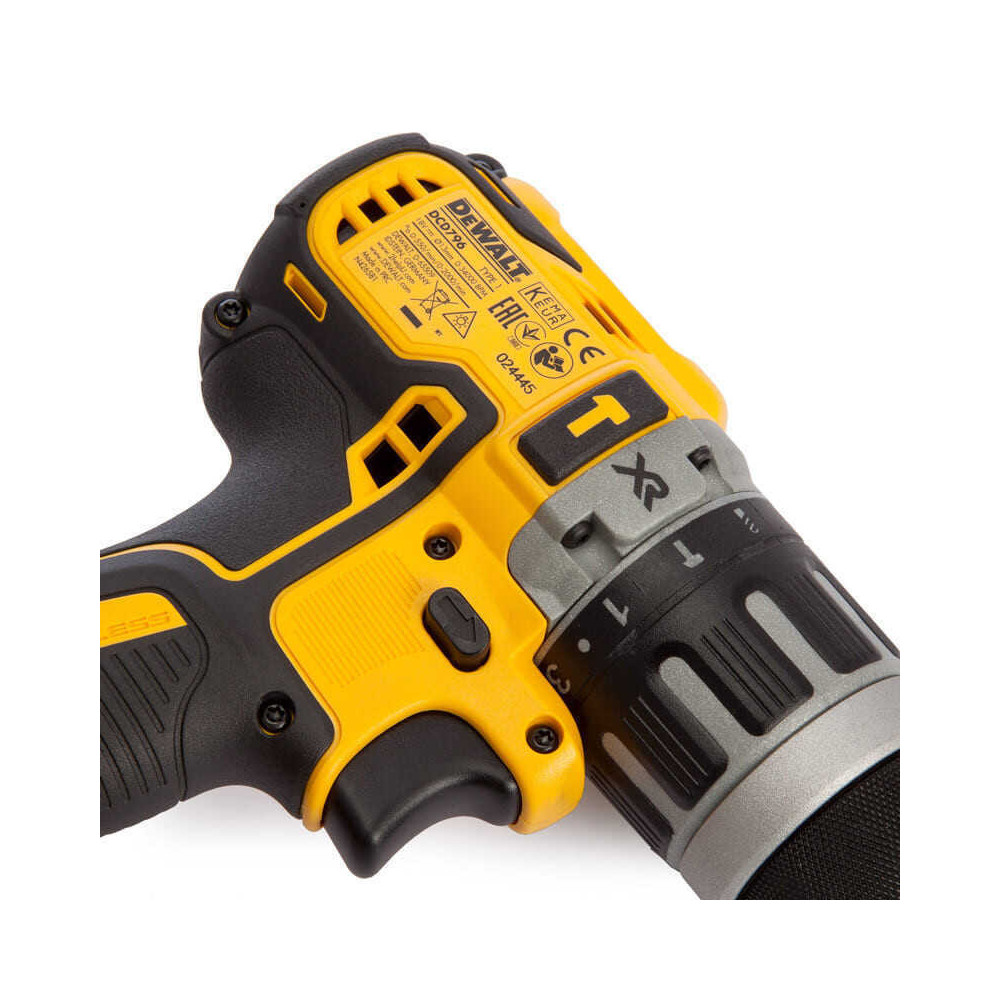 Perceuse à percussion DeWalt DCD796D2