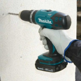Perceuse à percussion Makita DHP453RYLJ + lampe 18V