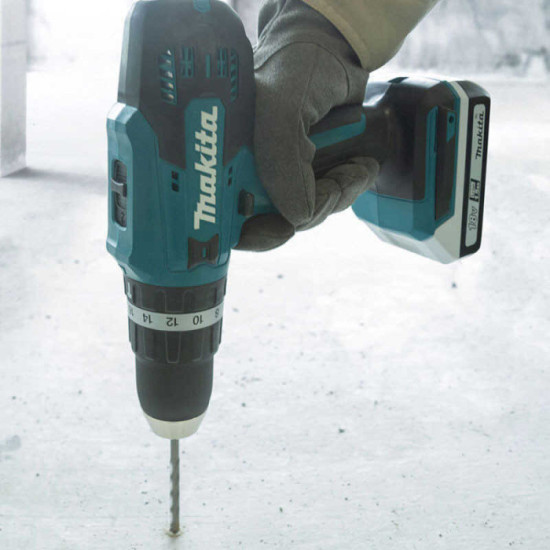 Perceuse à percussion Makita HP488D011 18V + embouts