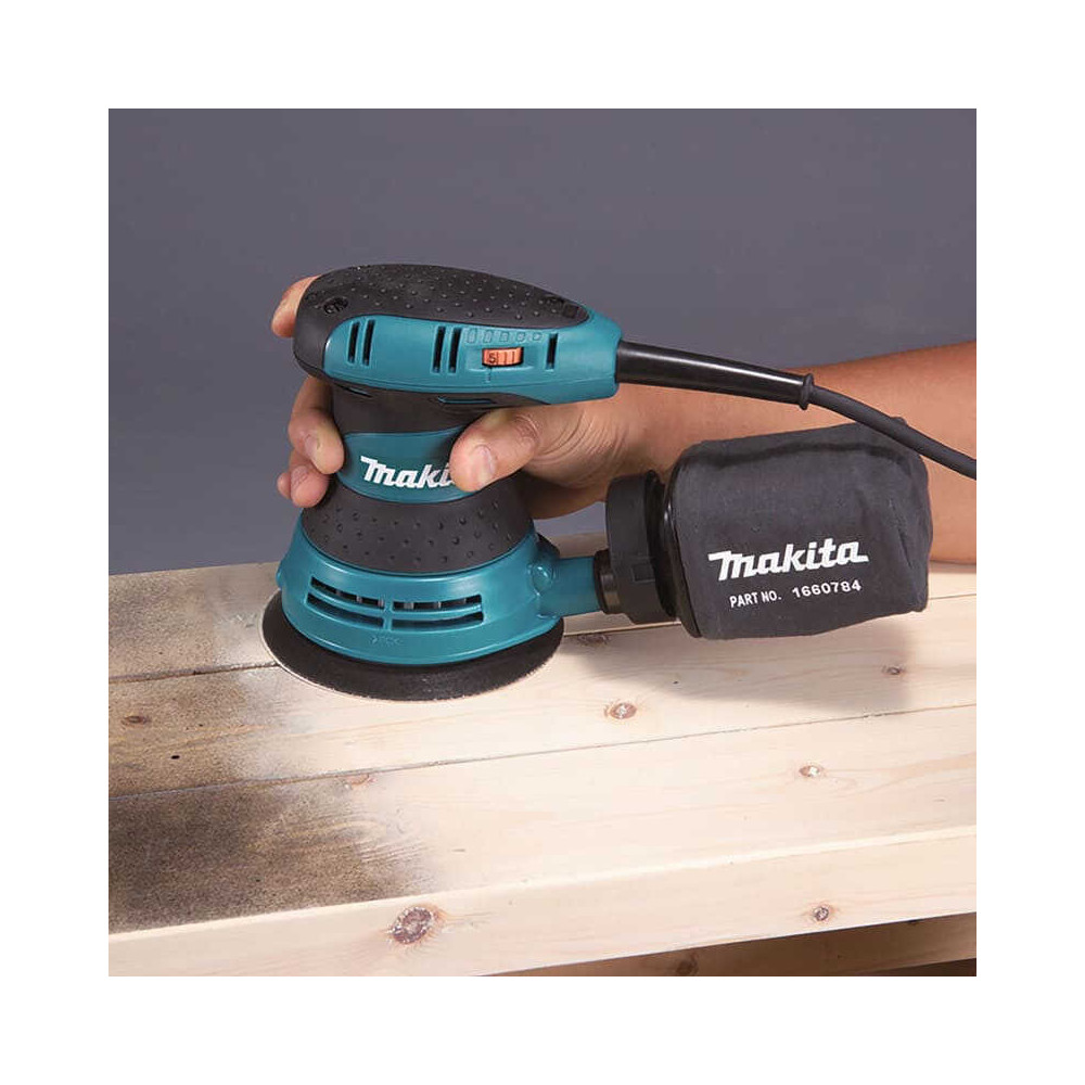 Ponceuse excentrique Makita BO5031J 125 mm en coffret