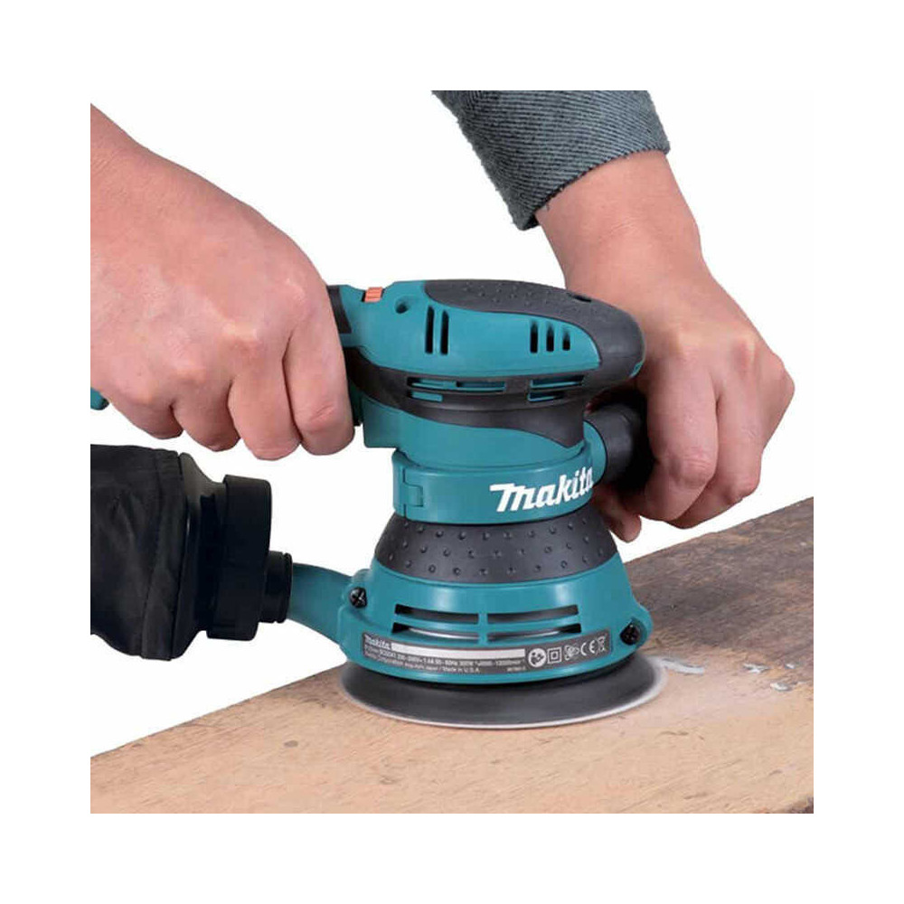 Ponceuse excentrique Makita BO5041K en coffret