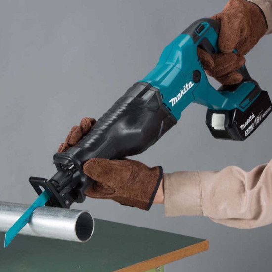 Scie sabre Makita DJR186ZK 18V LXT