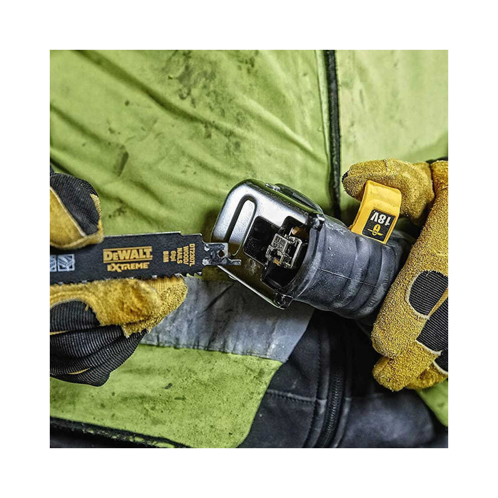 Scie sabre DeWalt DCS380N-XJ