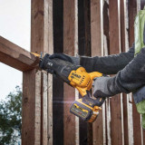 Scie sabre DeWalt DCS386NT-XJ