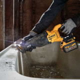 Scie sabre DeWalt DCS386NT-XJ