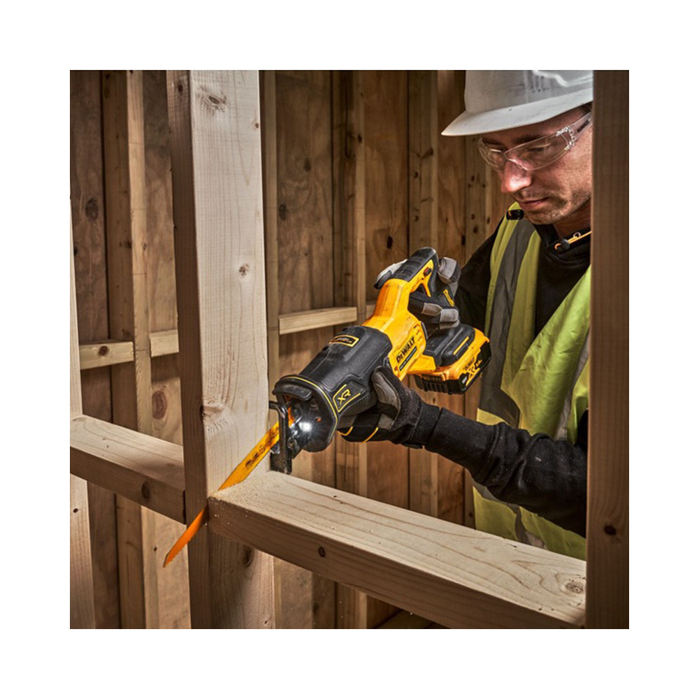 Scie sabre DeWalt DCS382N-XJ