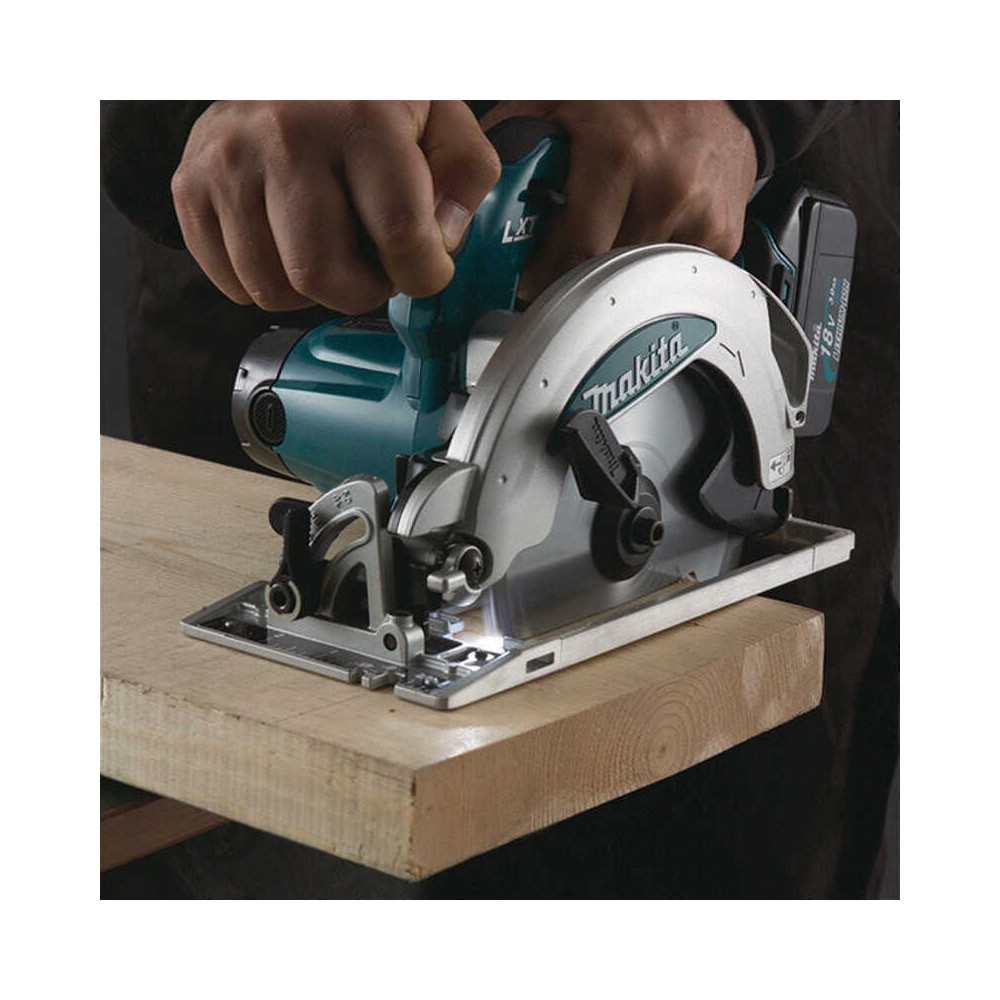 Scie circulaire Makita DSS610RFJ 18V 165 mm 2 x 3,0 Ah