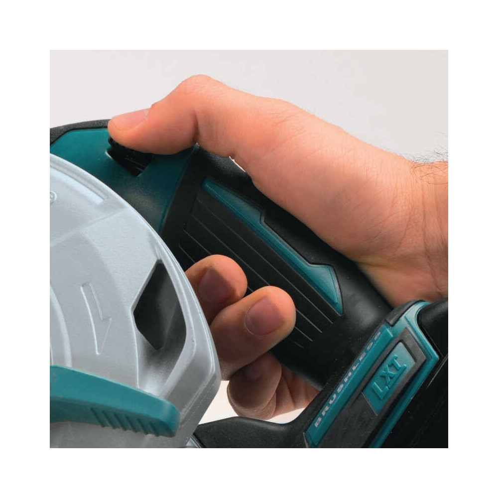 Scie circulaire Makita DHS680RMJ 18V LED 2 x 4,0 Ah