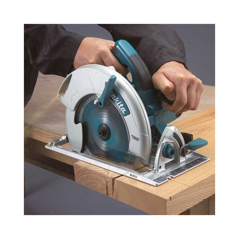 Scie circulaire filaire Makita 5008MG 1 800 W 210 mm