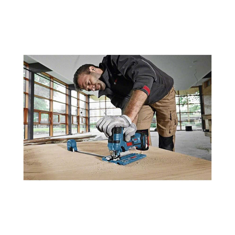 Scie sauteuse Bosch GST 18V-LI S 06015A5107 2 x 4,0 Ah