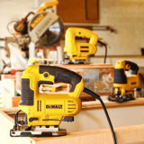 Scie sauteuse filaire DeWalt DWE349-QS 650 W