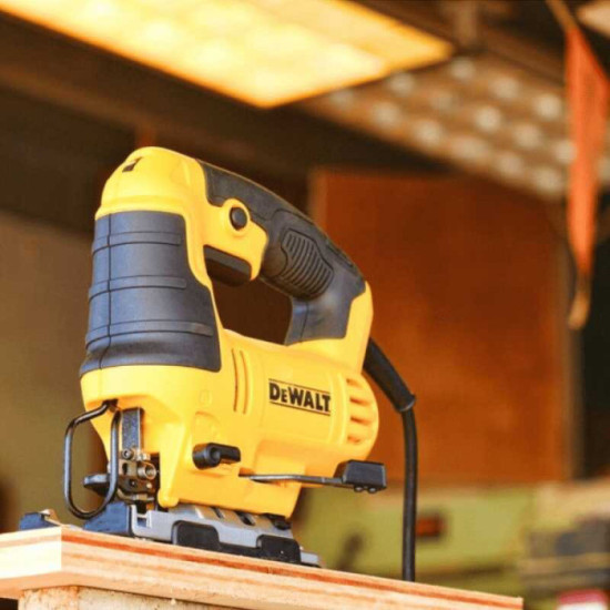 Scie sauteuse filaire DeWalt DWE349-QS 650 W