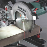 Scie radiale Metabo 602540000 1 800 W 254 mm laser