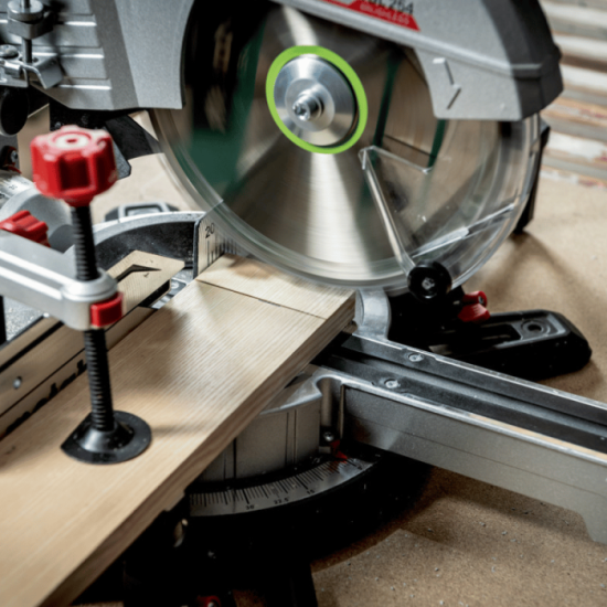 Scie radiale Metabo KGS 18 LTX BL 216 18V nue