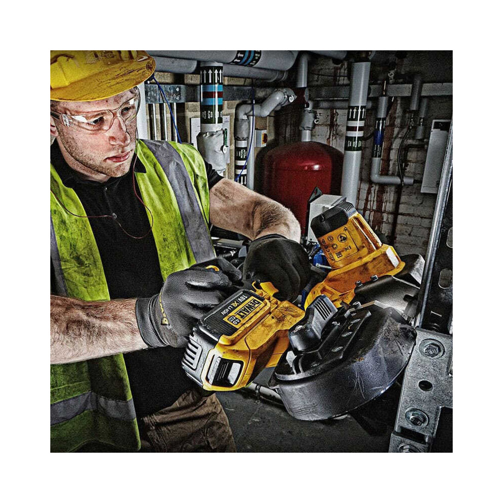 Scie à ruban DeWalt DCS371N-XJ 18V XR coupe acier 63,5 mm