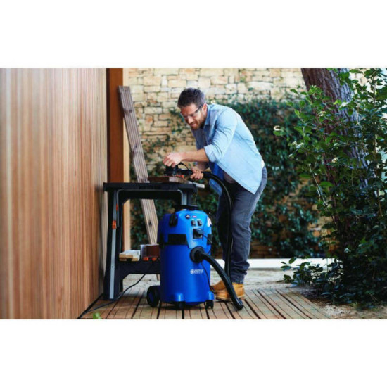 Aspirateur professionnel Nilfisk 18451552 cuve 30 L