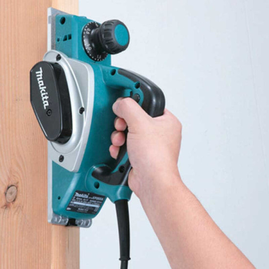 Rabot Makita KP0800J 620 W 82 mm en coffret Makpac