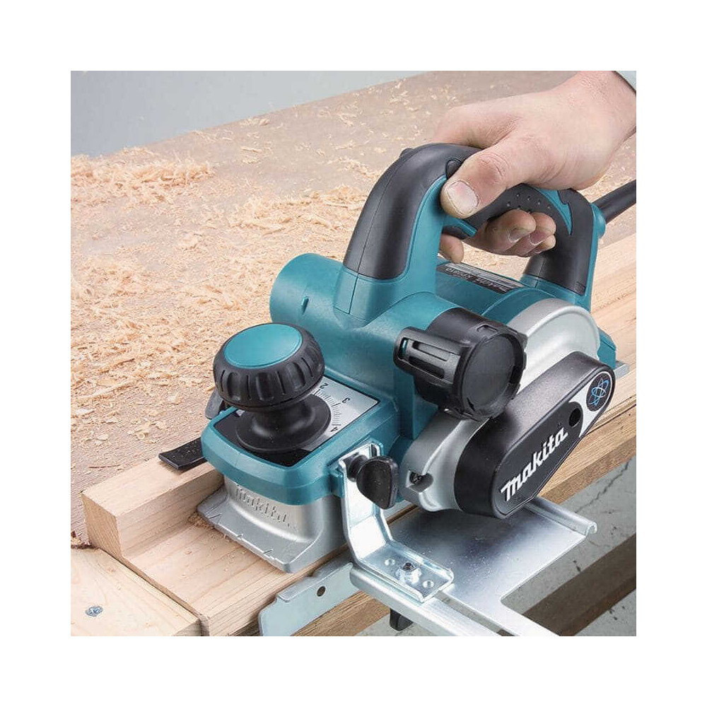 Rabot filaire Makita KP0810C 1 050 W 82 mm