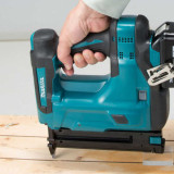Cloueur de finition sans fil Makita DBN500RTJ