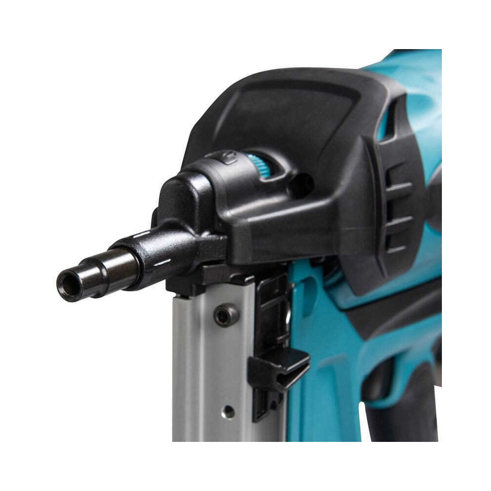 Cloueur à béton à gaz Makita GN420CLSE