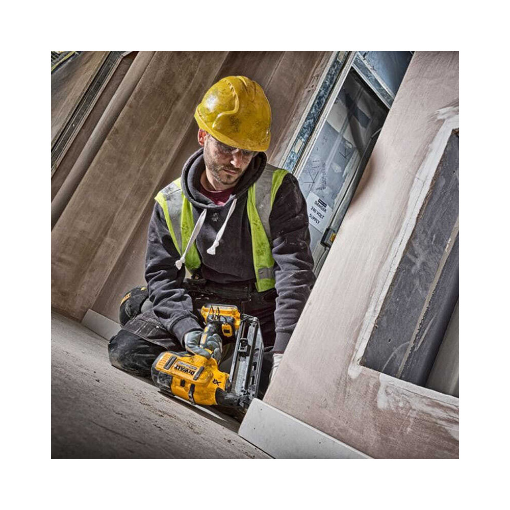 Cloueur de finition sans fil DeWalt DCN660P2-QW