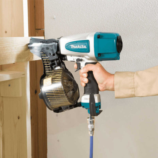 Cloueur à rouleau pneumatique Makita AN613