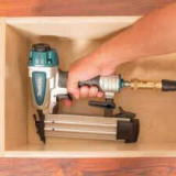 Cloueur pneumatique Makita AF505N finition