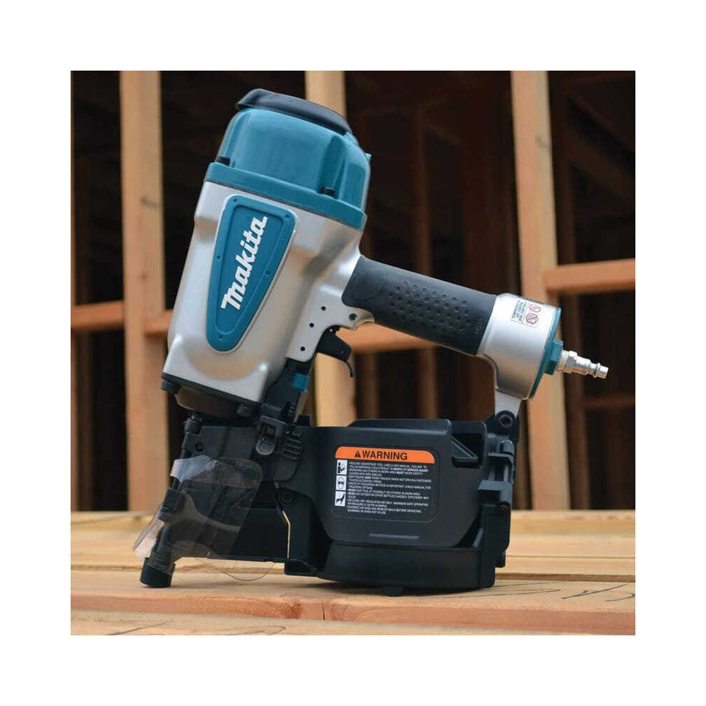 Cloueur de charpente pneumatique Makita AN902
