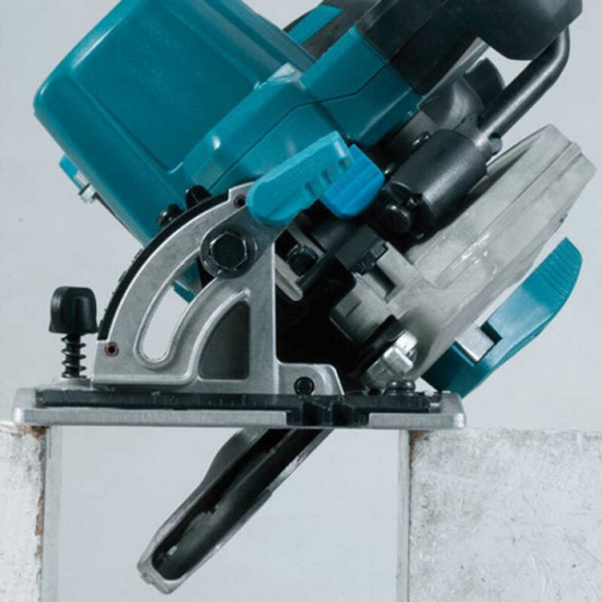 Scie circulaire Makita DHS680ZJ 18V nue en coffret