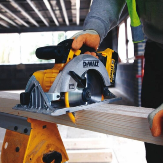 Scie circulaire sans fil DeWalt DCS391M2-QW - 18V XR - Ø165 mm - 2 batteries 4 Ah + chargeur