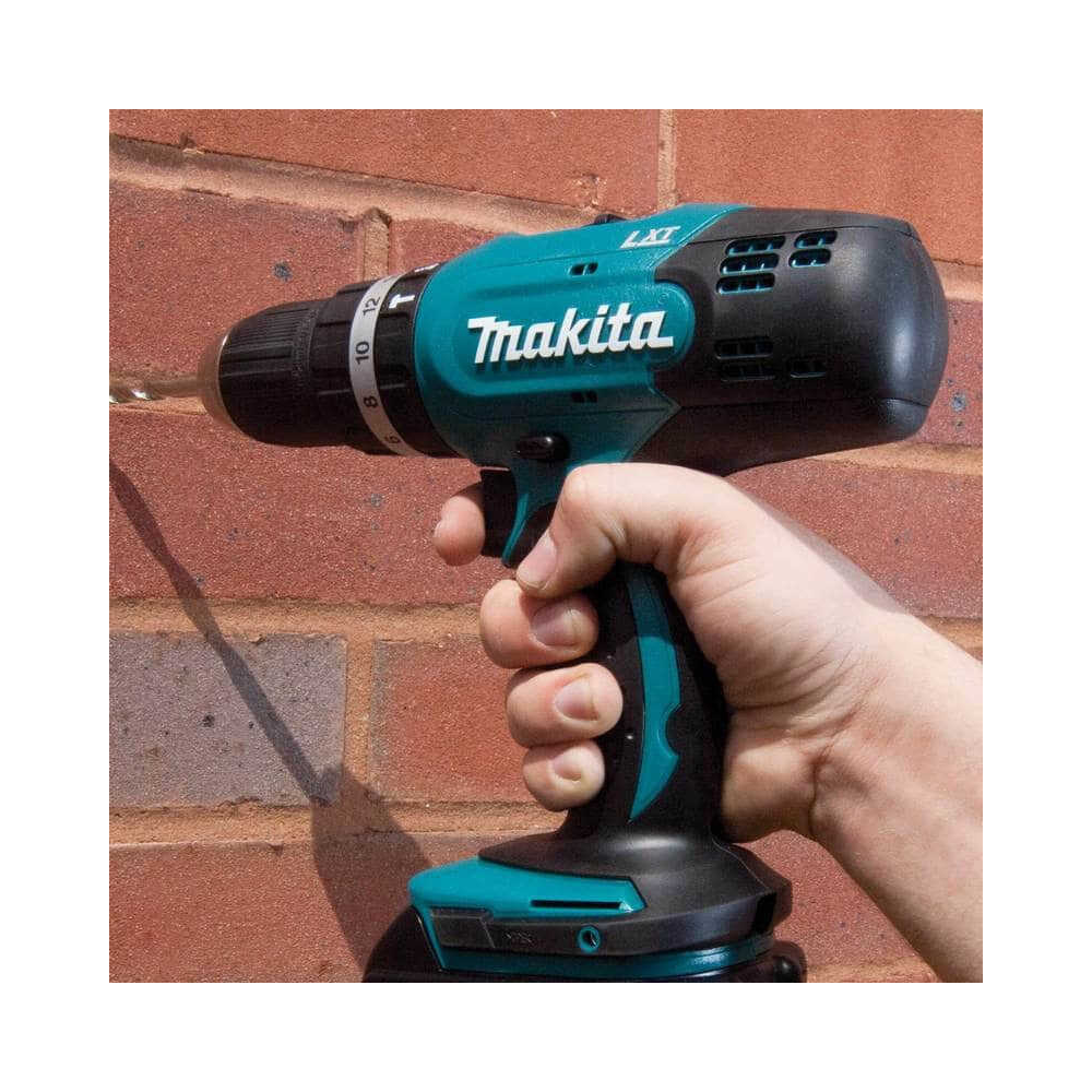 Perceuse visseuse à percussion sans fil Makita DHP453RFX8 - 18V LXT - 1 batterie 3,0 Ah + chargeur - coffret