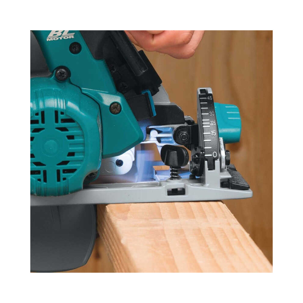 Scie circulaire Makita DHS680Z 18V brushless nue
