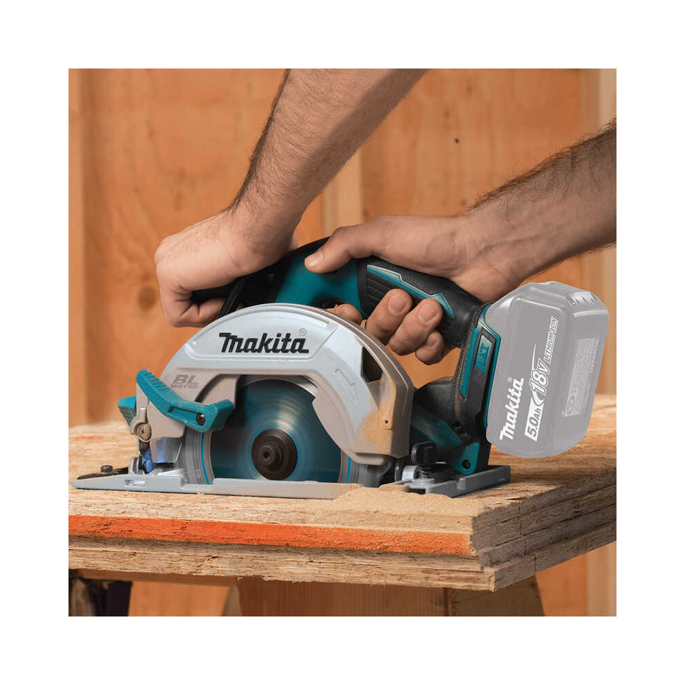 Scie circulaire Makita DHS680Z 18V brushless nue