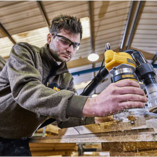 Affleureuse filaire DeWalt D26200-QS - 900 W
