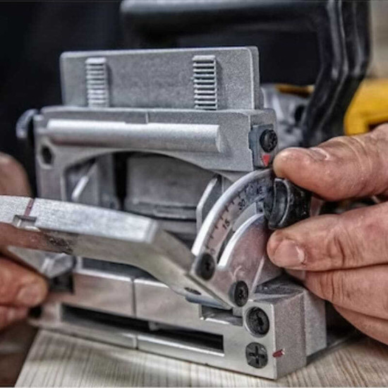 Fraiseuse à lamelles DeWalt DW682K-QS - coffret - 600 W