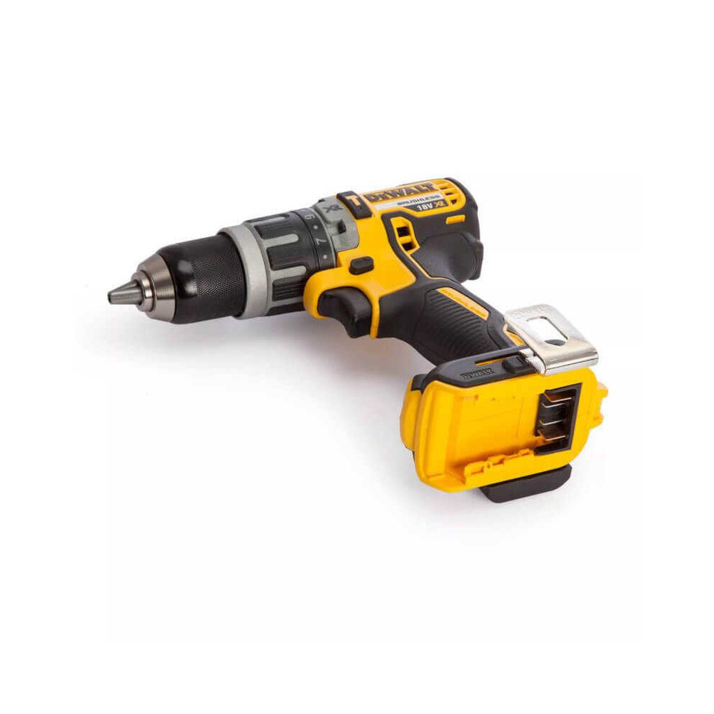 Pack 4 machines sans fil DeWalt DCK422P3T-QW - 18V XR - 3 batteries 5,0 Ah - 2 coffrets TSTAK