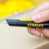 Cutter à lame céramique Stanley STHT0-10293