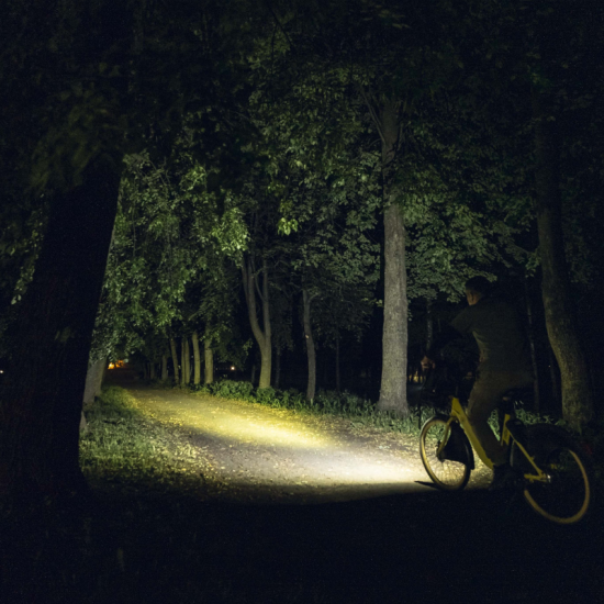 Lampe torche Armytek Prime C1 Pro F07901W - 930 lm - lumière chaude - batterie 18350