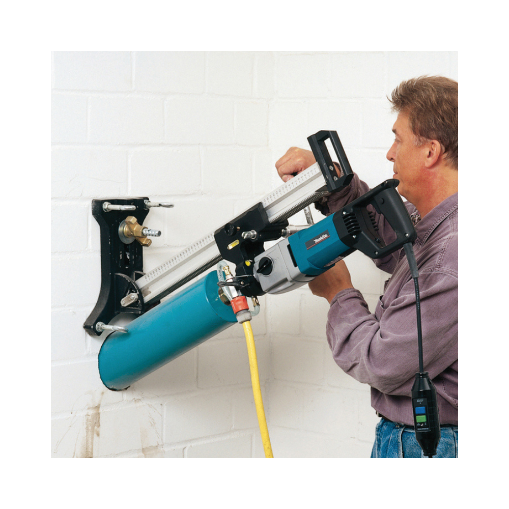Carotteuse à eau filaire Makita DBM131 - 1500 W - Ø132 mm - PRCD - coffret