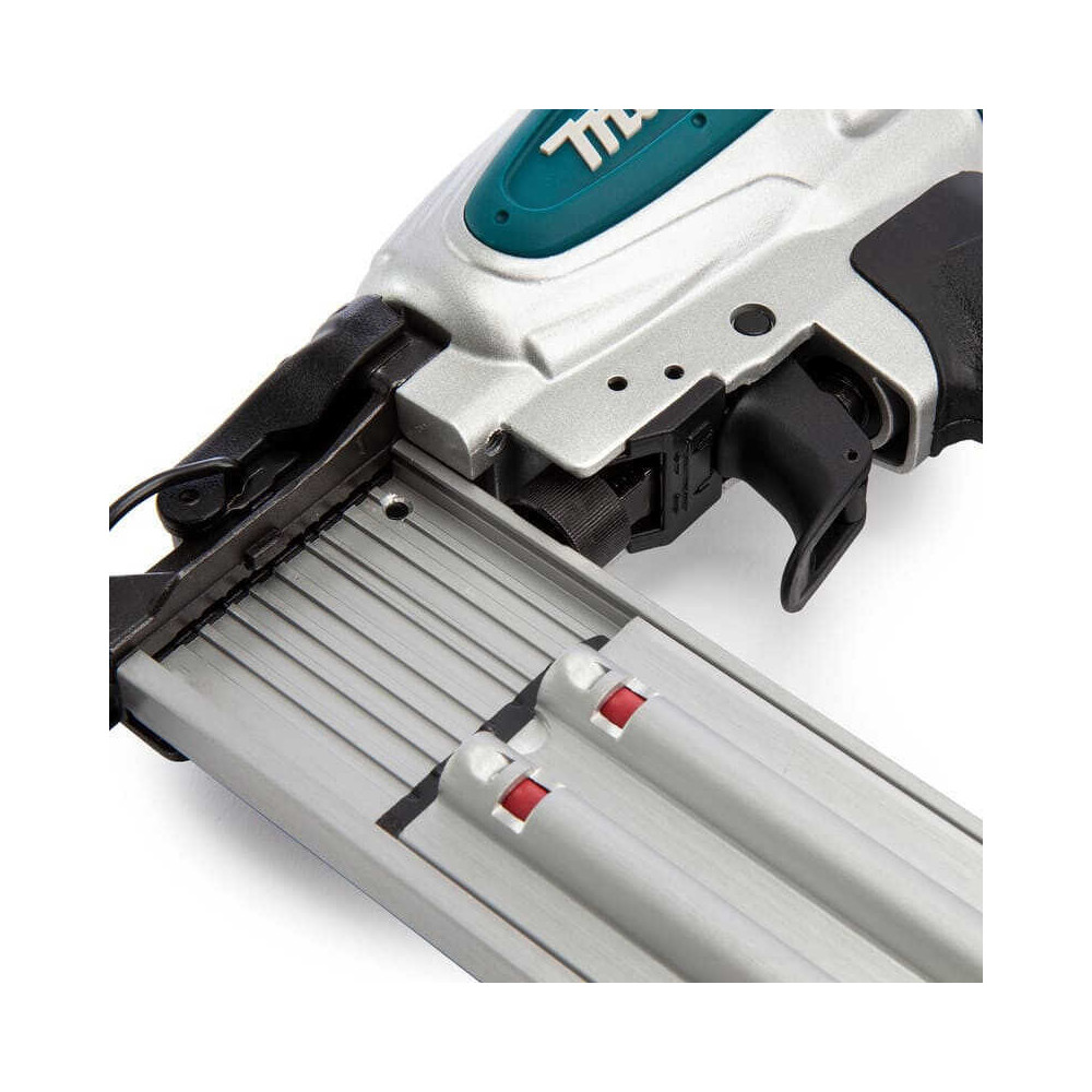 Cloueur de finition pneumatique Makita AF506