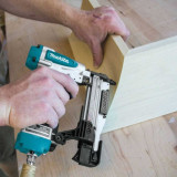 Cloueur à micro-pointes pneumatique Makita AF353