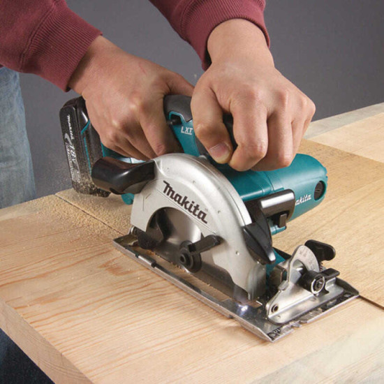Scie circulaire Makita DSS501Z 18V LXT Ø136 mm nue