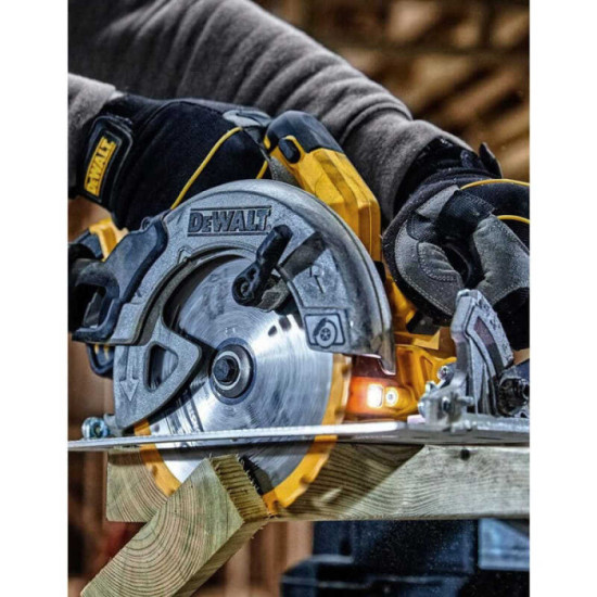 Scie circulaire DeWalt DCS570N 18V XR 184 mm machine nue