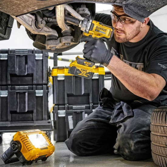 Projecteur DeWalt DCL077-XJ 18V XR 2 000 lumens IP54